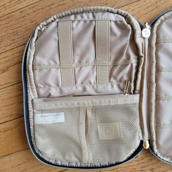 Bagsmart Athena Practical & Portable Electronic Organizer - Picture 7 of 10